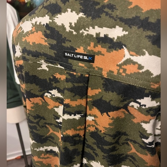 Salt Life, new with tags, women’s button-down activewear - Picture 6 of 7